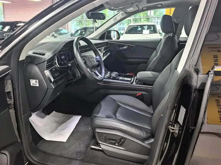 Audi Q8 55 TFSI Luxury Dynamic