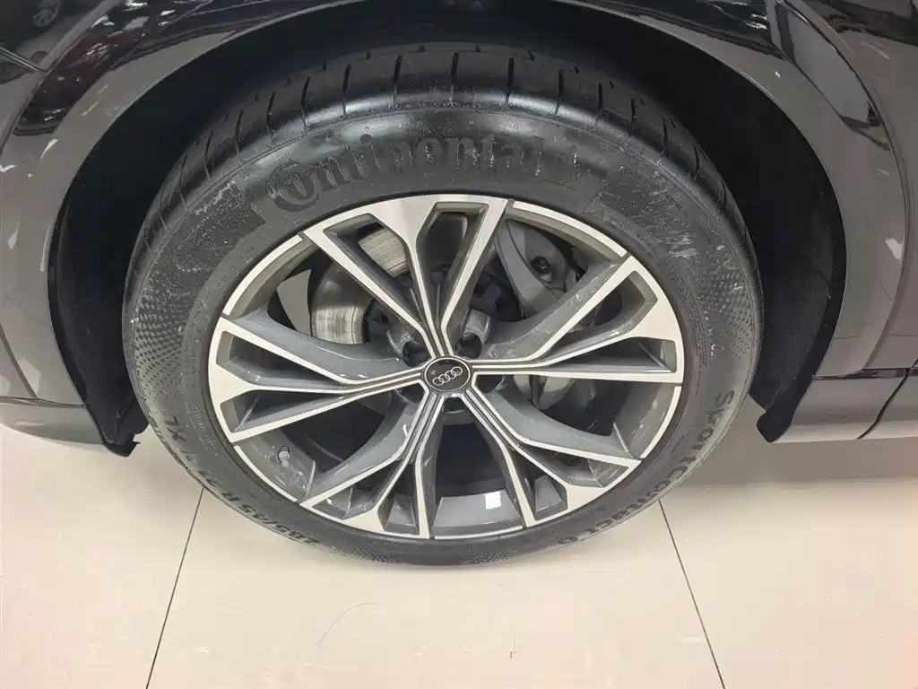 Audi Q8 55 TFSI Luxury Dynamic