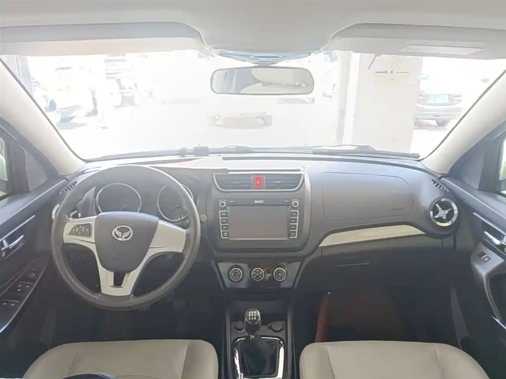 BAIC Huansu S3 1.5 L Manual Luxury