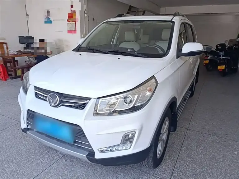 BAIC Huansu S3 1.5 L Manual Luxury