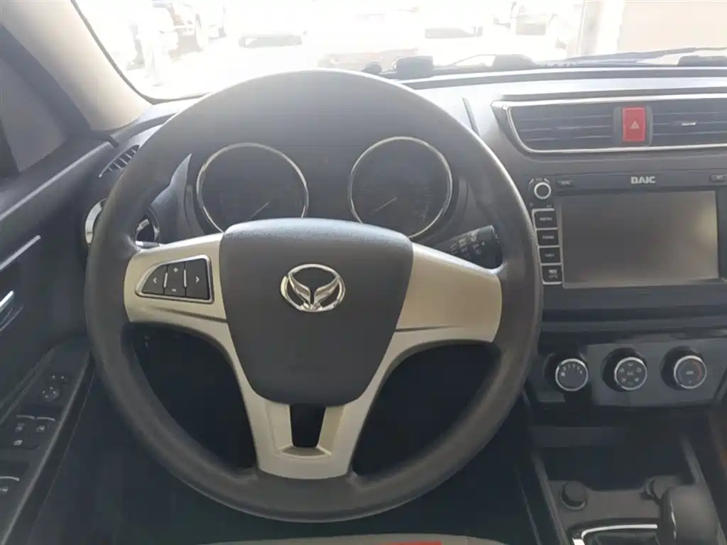 BAIC Huansu S3 1.5 L Manual Luxury