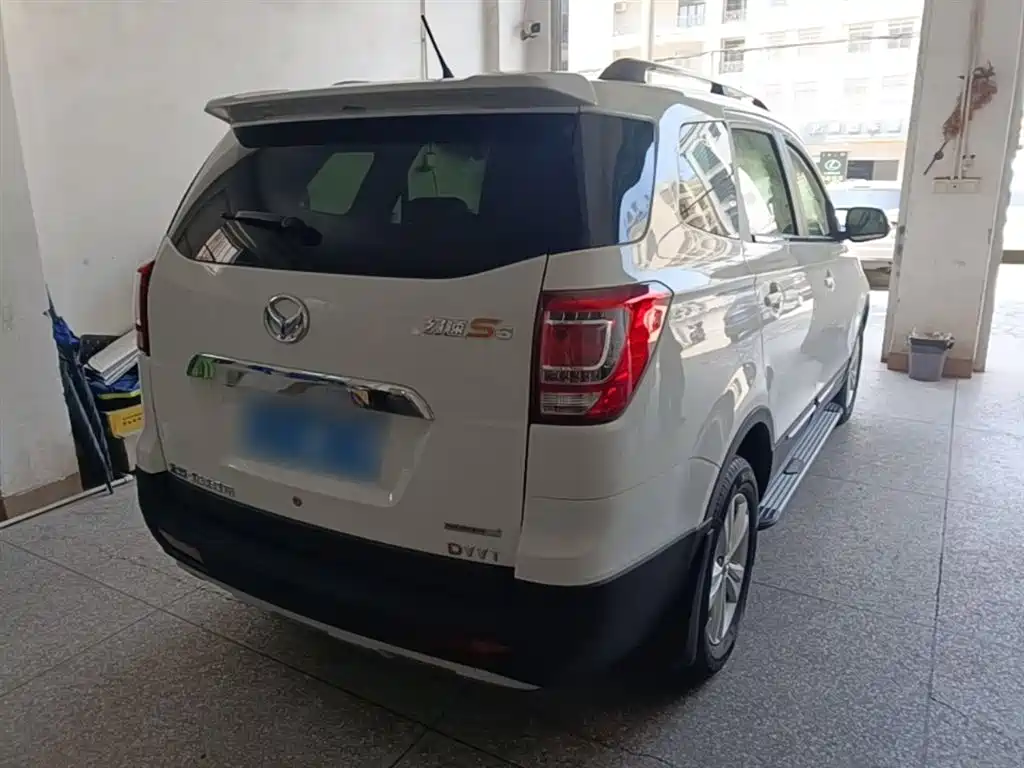 BAIC Huansu S3 1.5 L Manual Luxury