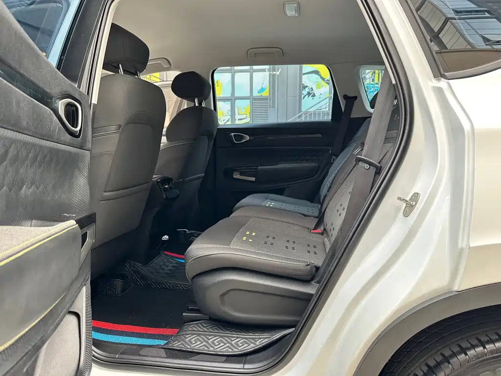 Baojun RM-5 宝骏RM-5 2019款 1.5 T 手动24小时在线精英型 5座