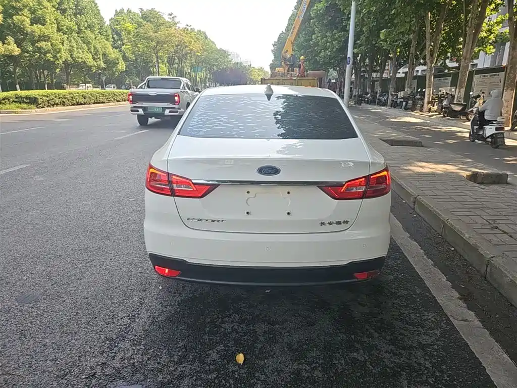 Escort 1.5 L Auto Quality Enjoyment
