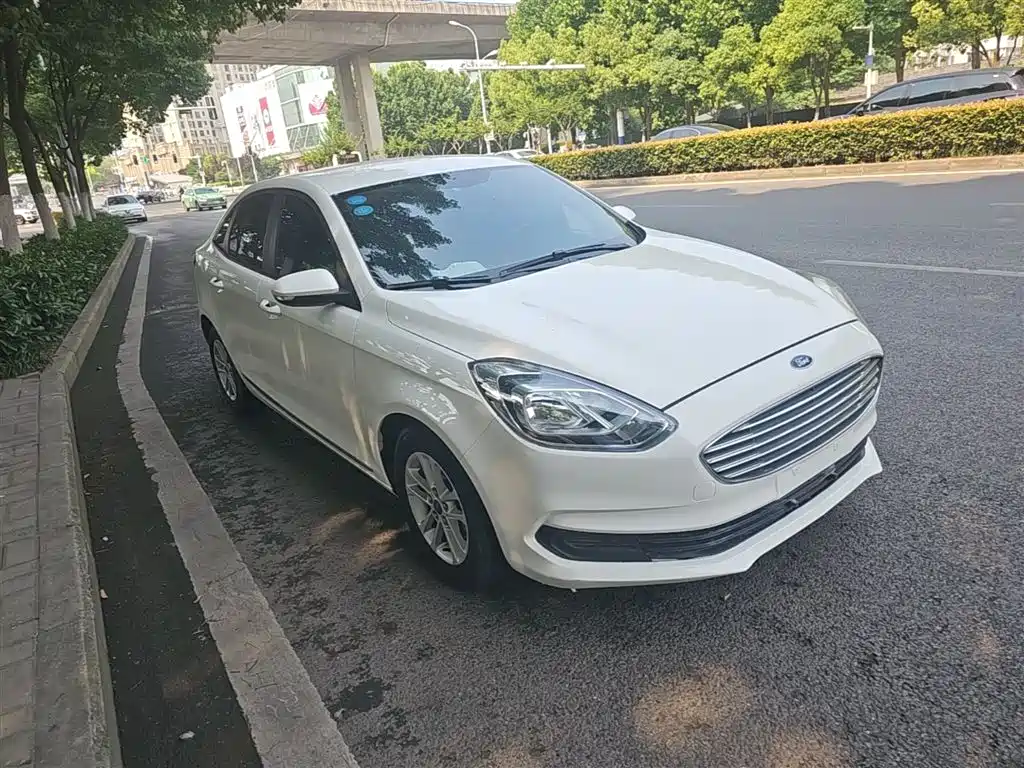 Escort 1.5 L Auto Quality Enjoyment
