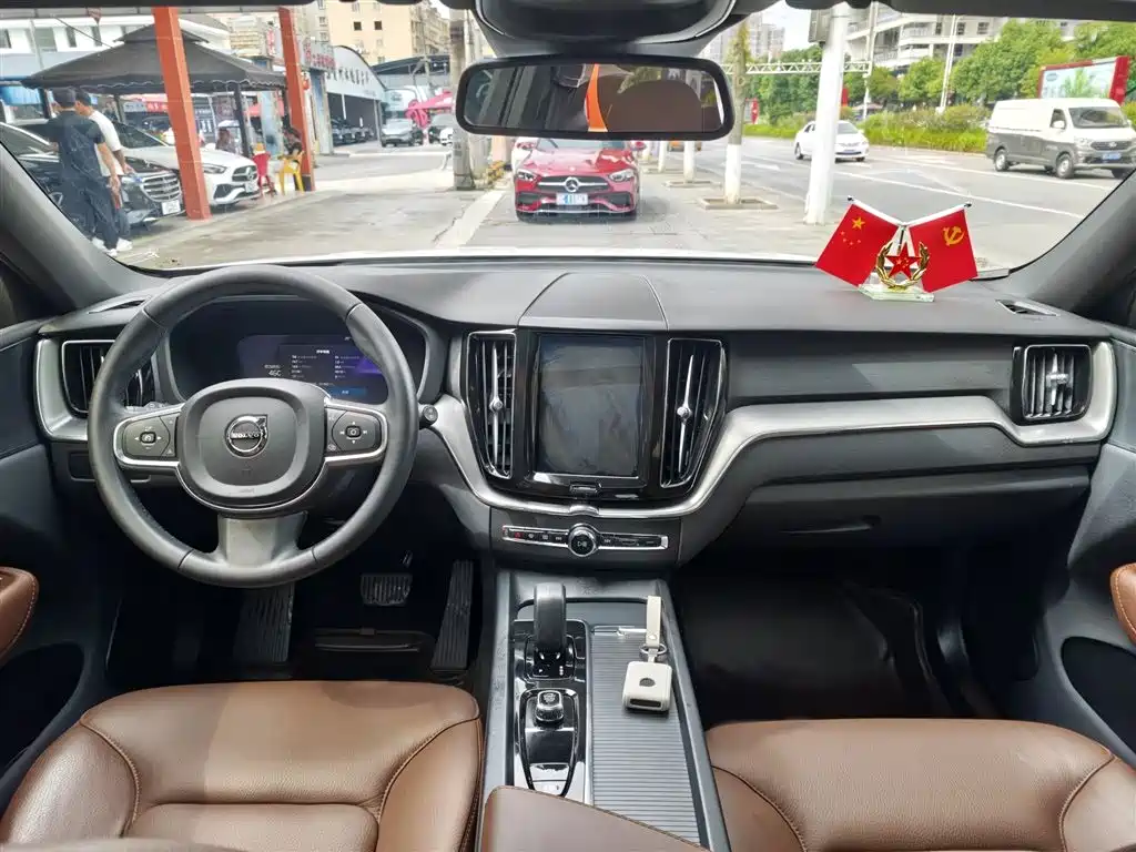 Volvo XC60 B5 4 WD Smart Ease Luxury
