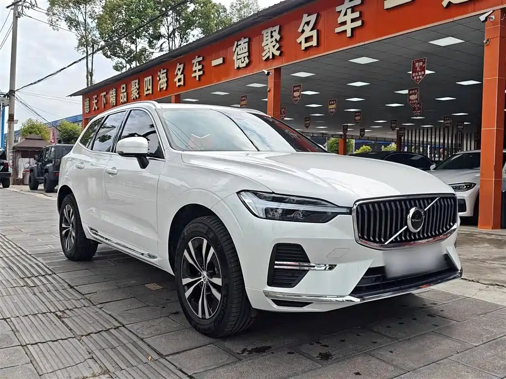 Volvo XC60 B5 4 WD Smart Ease Luxury