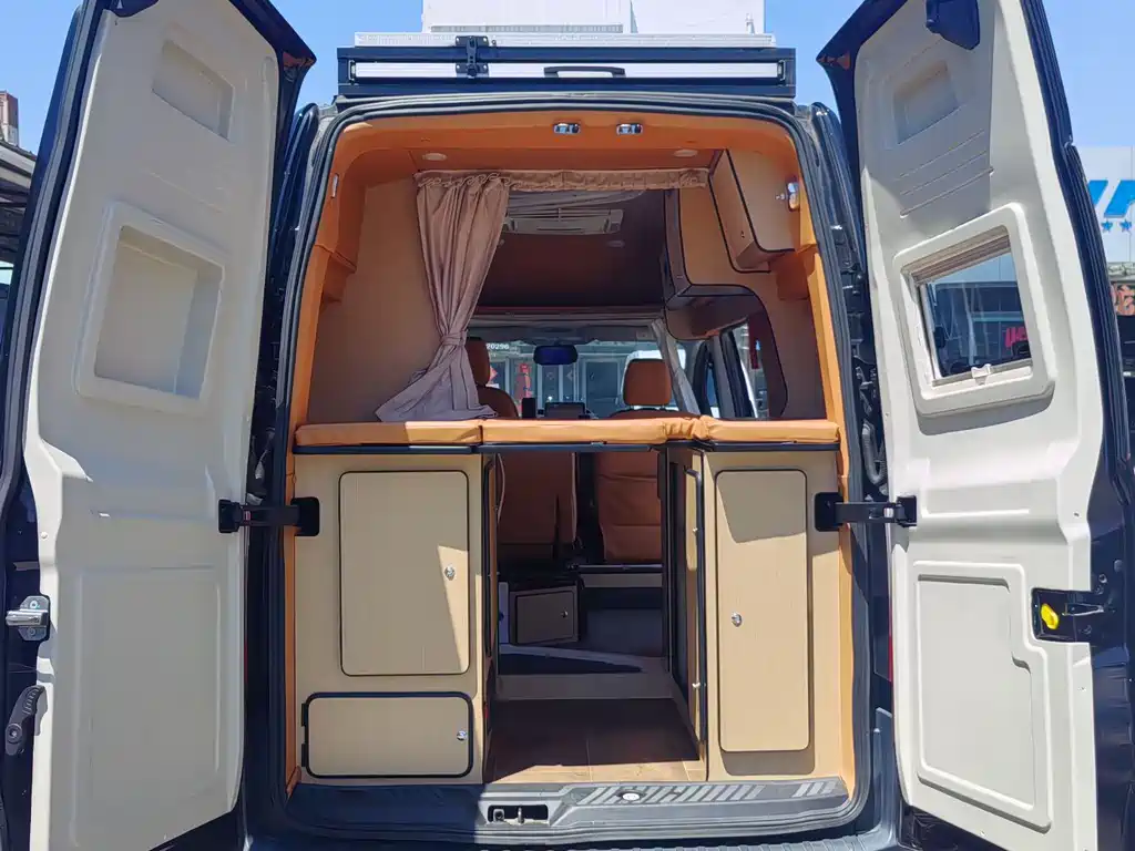 Transit 2.0 T Gasoline Auto Premium Commercial Business Travel MWB Mid Roof 7-seat CN-VI