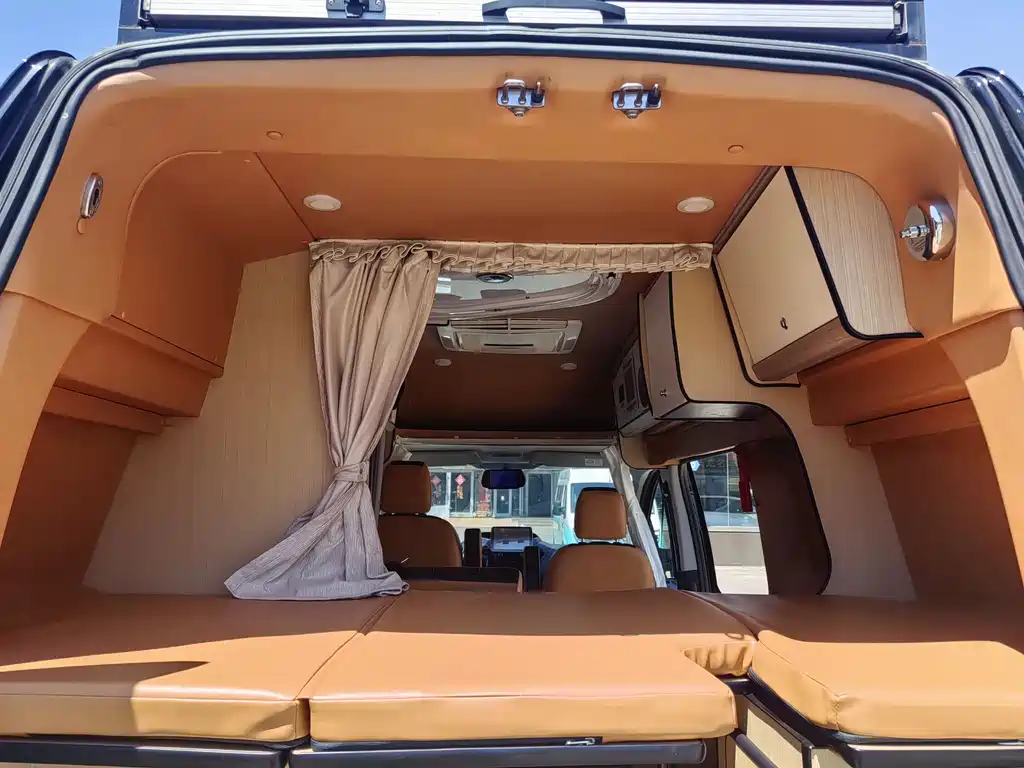 Transit 2.0 T Gasoline Auto Premium Commercial Business Travel MWB Mid Roof 7-seat CN-VI