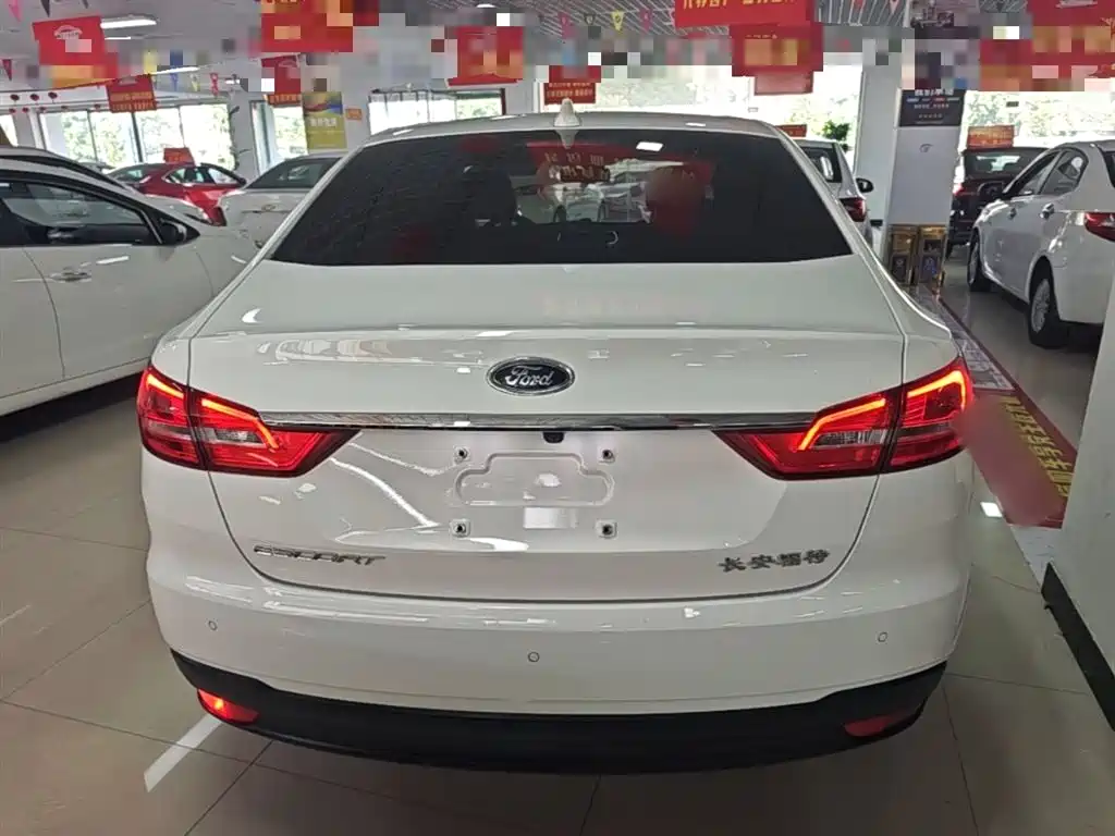 Escort Facelift 1.5 L Auto Joy CN-VI