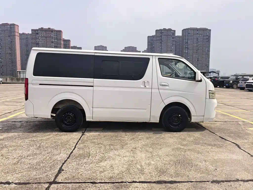 Fengjing G7 2.0 L SWB Commercial Cargo Van Flat Roof 6-seat4 Q20 M