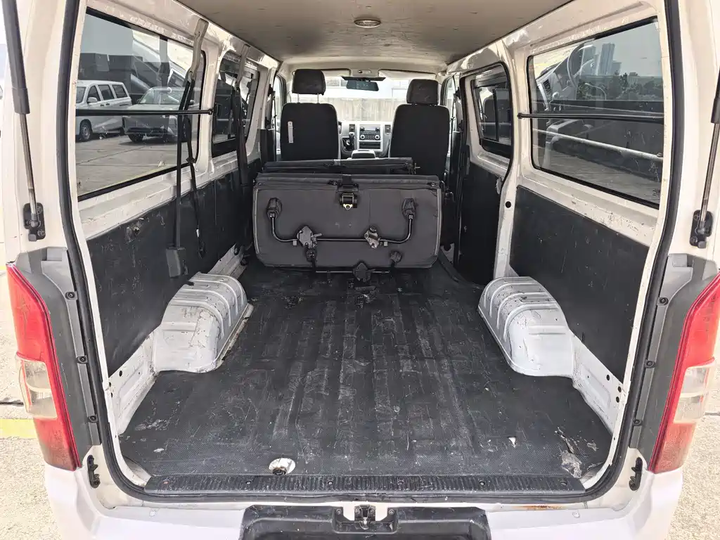 Fengjing G7 2.0 L SWB Commercial Cargo Van Flat Roof 6-seat4 Q20 M