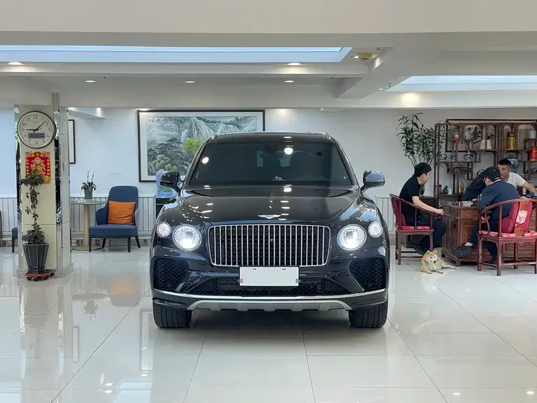 Bentley Bentayga 4.0 T V8 LWB Range