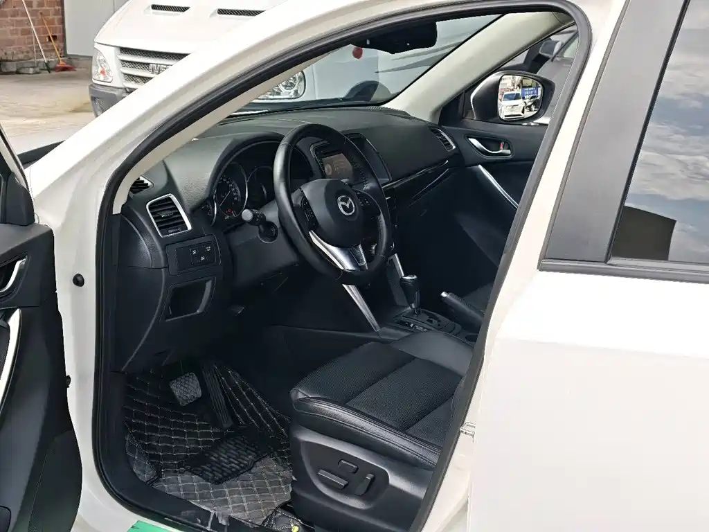 Mazda CX-5 马自达CX-5 2013款 2.0 L 自动四驱尊贵型