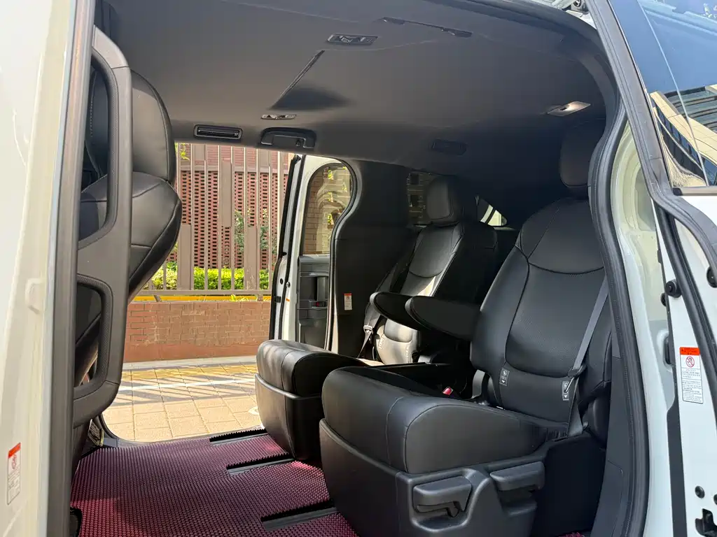Granvia 2.5 L Hybrid Comfort