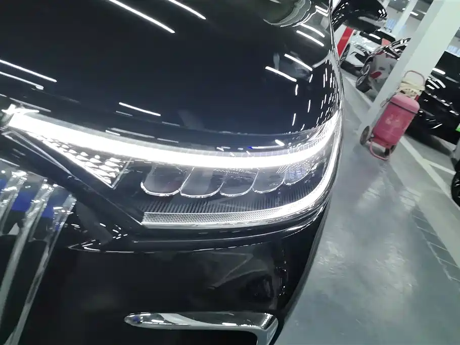 Voyah Dreamer PHEV 4 WD Excellent Kunpeng