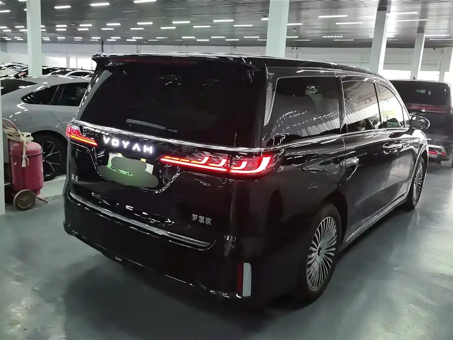 Voyah Dreamer PHEV 4 WD Excellent Kunpeng
