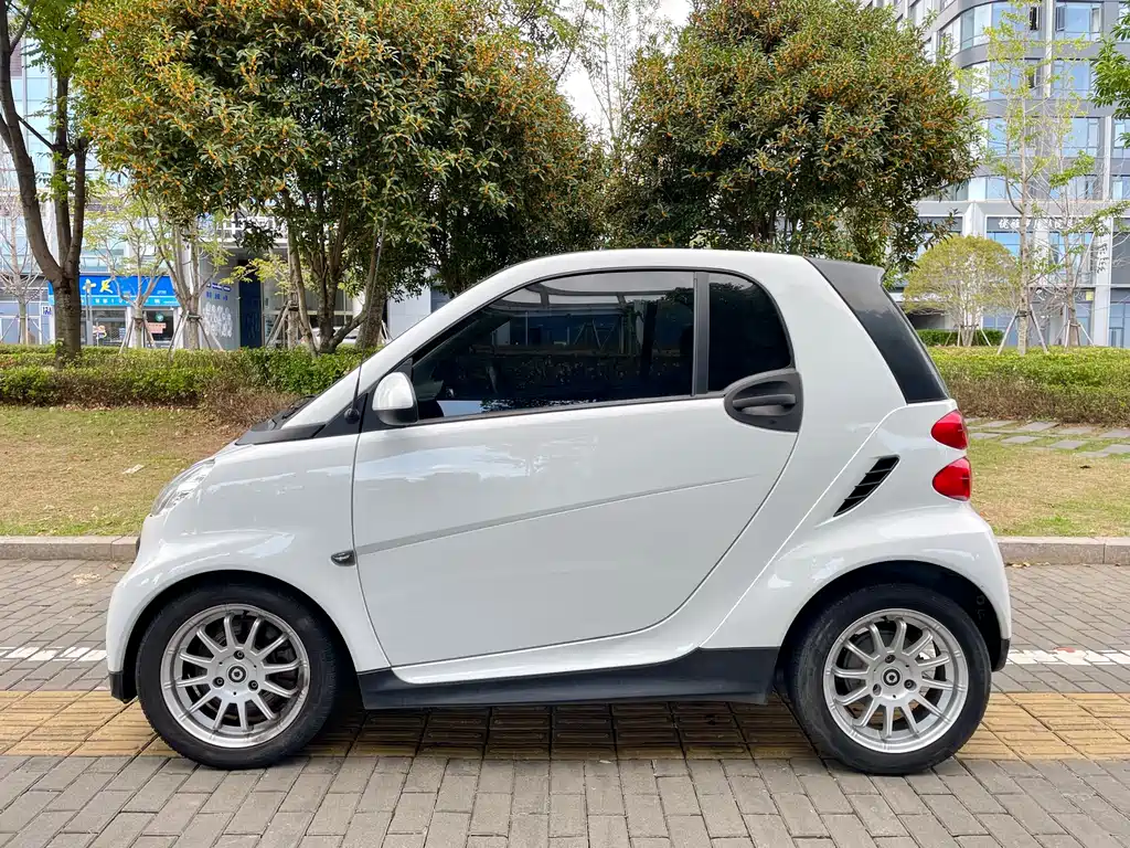smart fortwo 1.0 MHD Hardtop New Year Special Edition