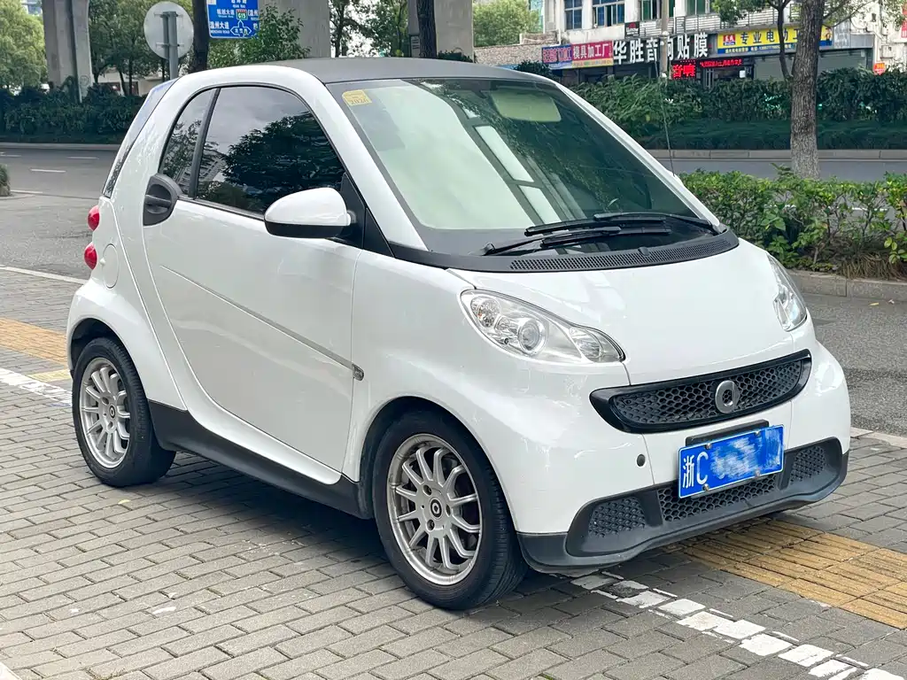 smart fortwo 1.0 MHD Hardtop New Year Special Edition