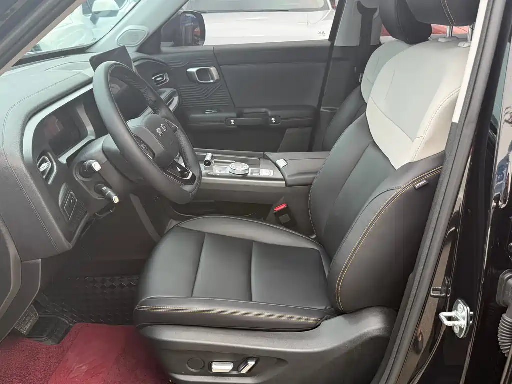 BAIC BJ30 1.5 T Magic Core Electric Drive Advanced