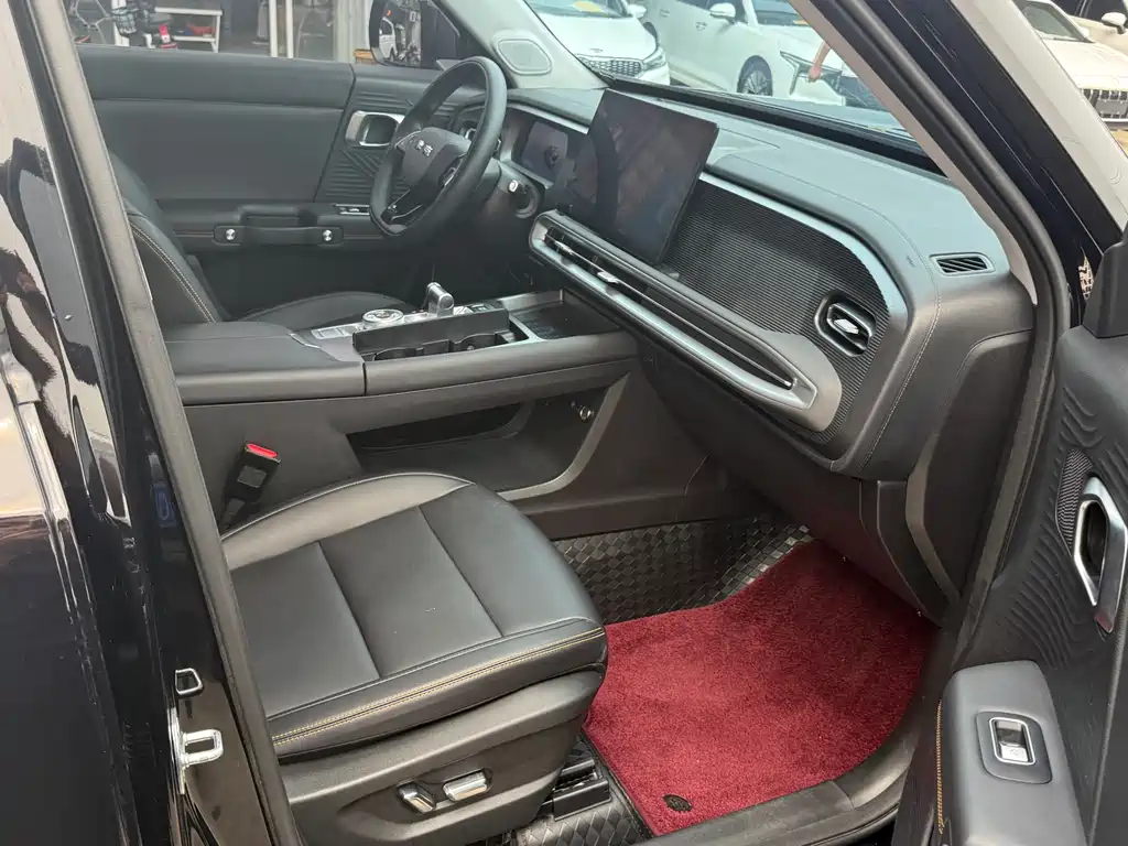 BAIC BJ30 1.5 T Magic Core Electric Drive Advanced