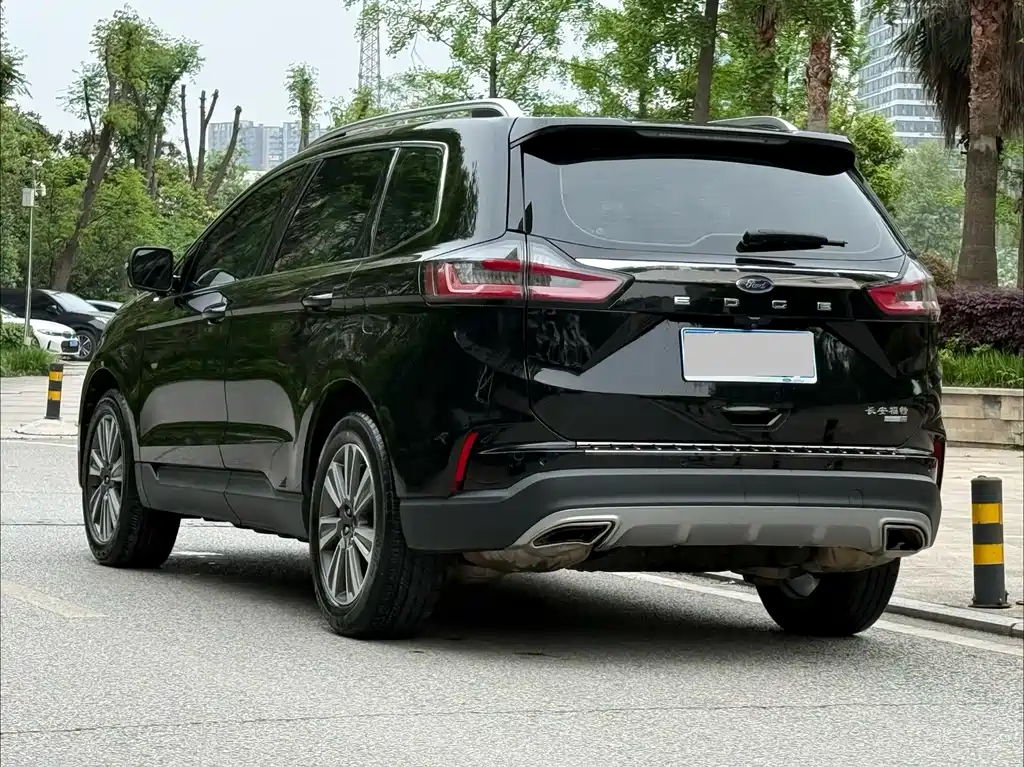 Edge PLUS EcoBoost 245 2 WD Platinum Sharp 5-seat