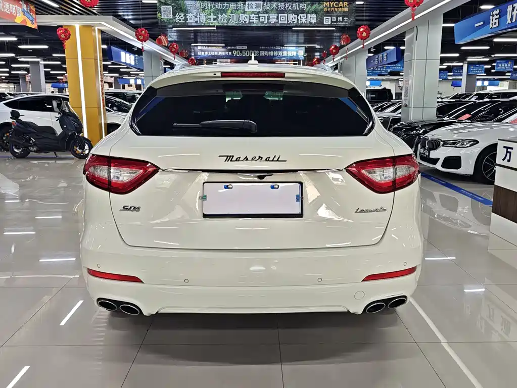 Levante 3.0 T Luxury CN-V