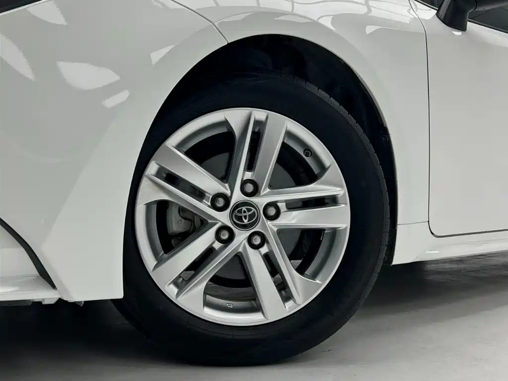 Levin Facelift TNGA 1.5 L CVT Progressive