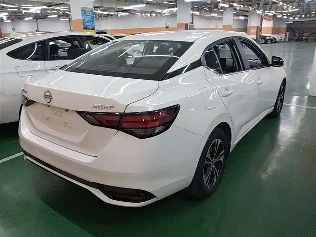 Sylphy 1.6 L CVT Joy