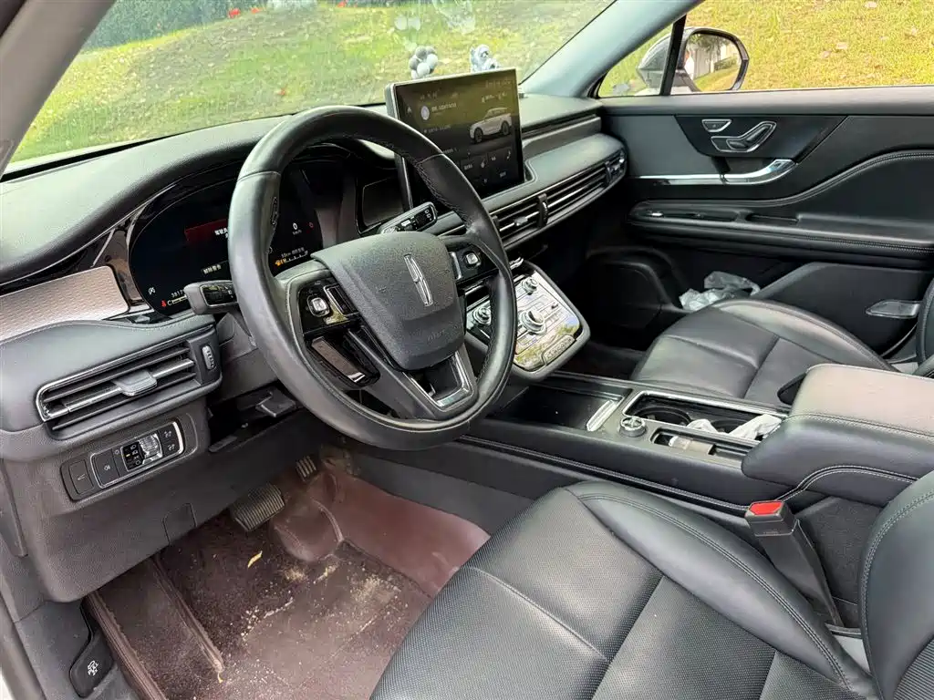 Corsair Facelift 2.0 T 2 WD Premium