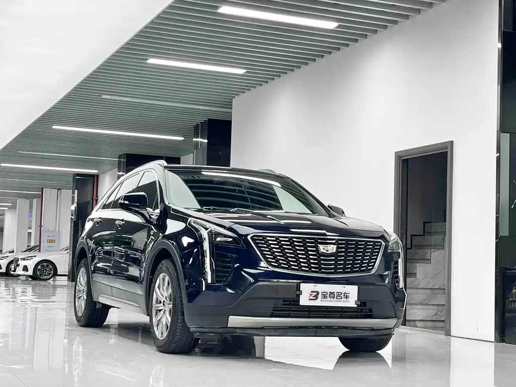 Cadillac XT4 28 T 2 WD Leading