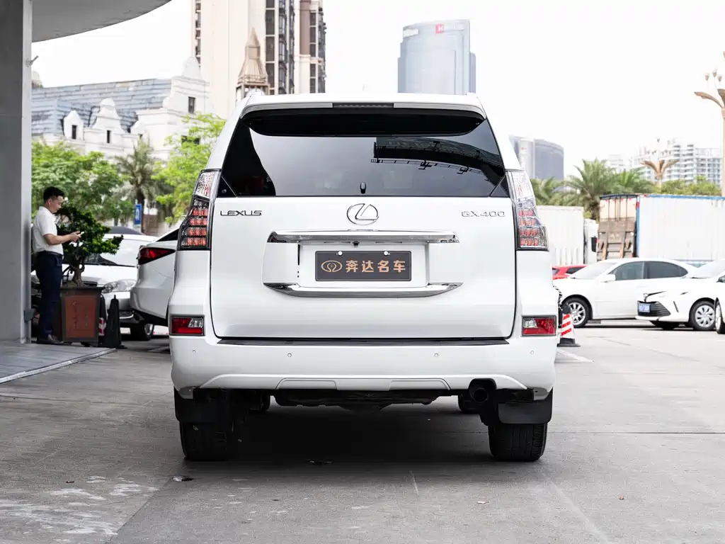 Lexus GX 400 Distinguished