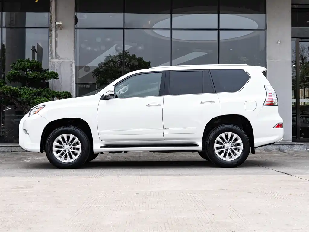 Lexus GX 400 Distinguished
