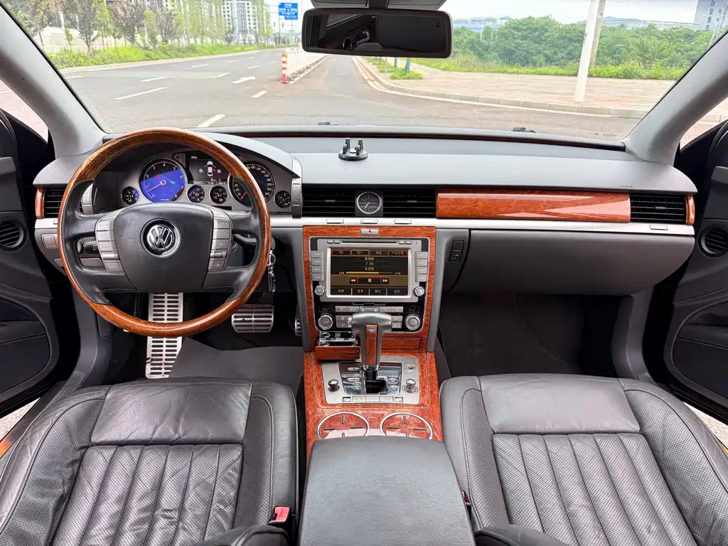 Phaeton 3.6 L V6 5-seat Extended Business