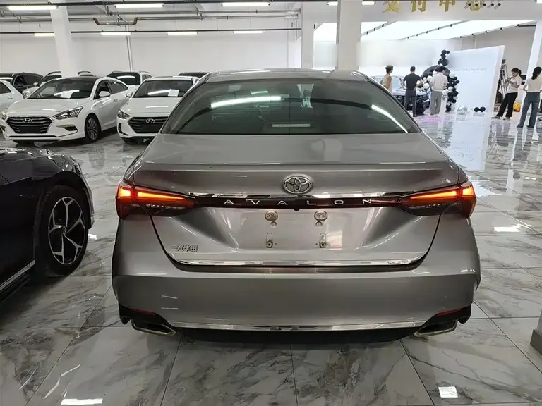 Toyota Avalon 2.0 L Luxury CN-VI