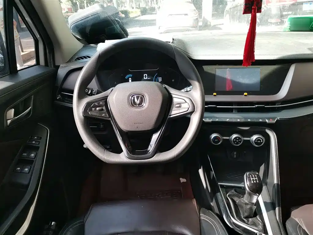 Changan CS15 长安CS15 2019款 1.5 L 手动进取型 国VI