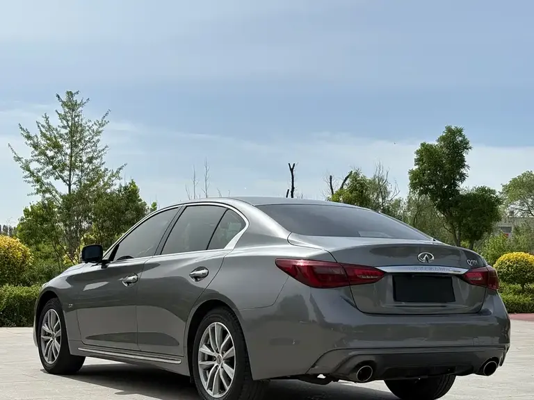 Infiniti Q50 L 2.0 T Comfort