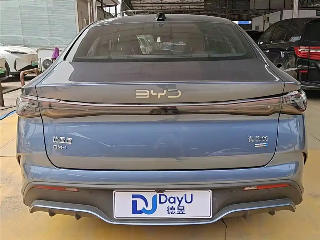 Seal 06 DM-i Smart Drive 120 KM Honored