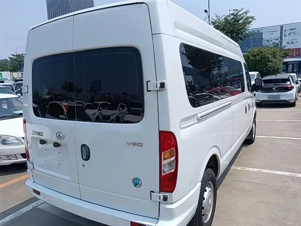 Xintu V80 2.0 T Manual Classic Aoyuntong LWB Mid Roof 6 7 8 9-seat