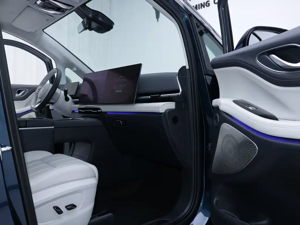 Voyah Dreamer PHEV 4 WD Flagship Kunpeng
