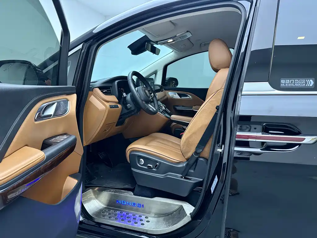 Hongqi HQ9 2.0 T Connected Flagship
