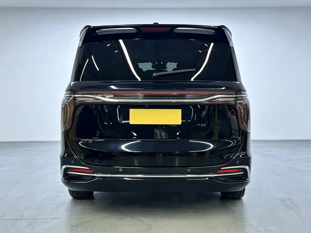 Hongqi HQ9 2.0 T Connected Flagship