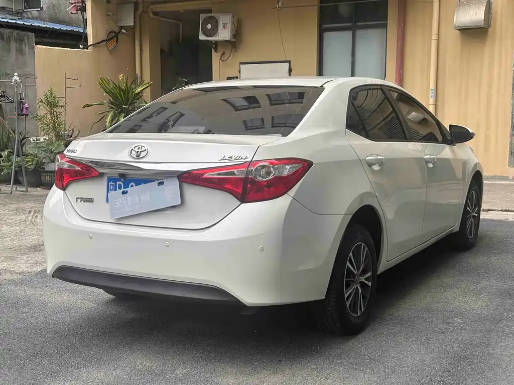 Levin 1.6 G CVT Elite