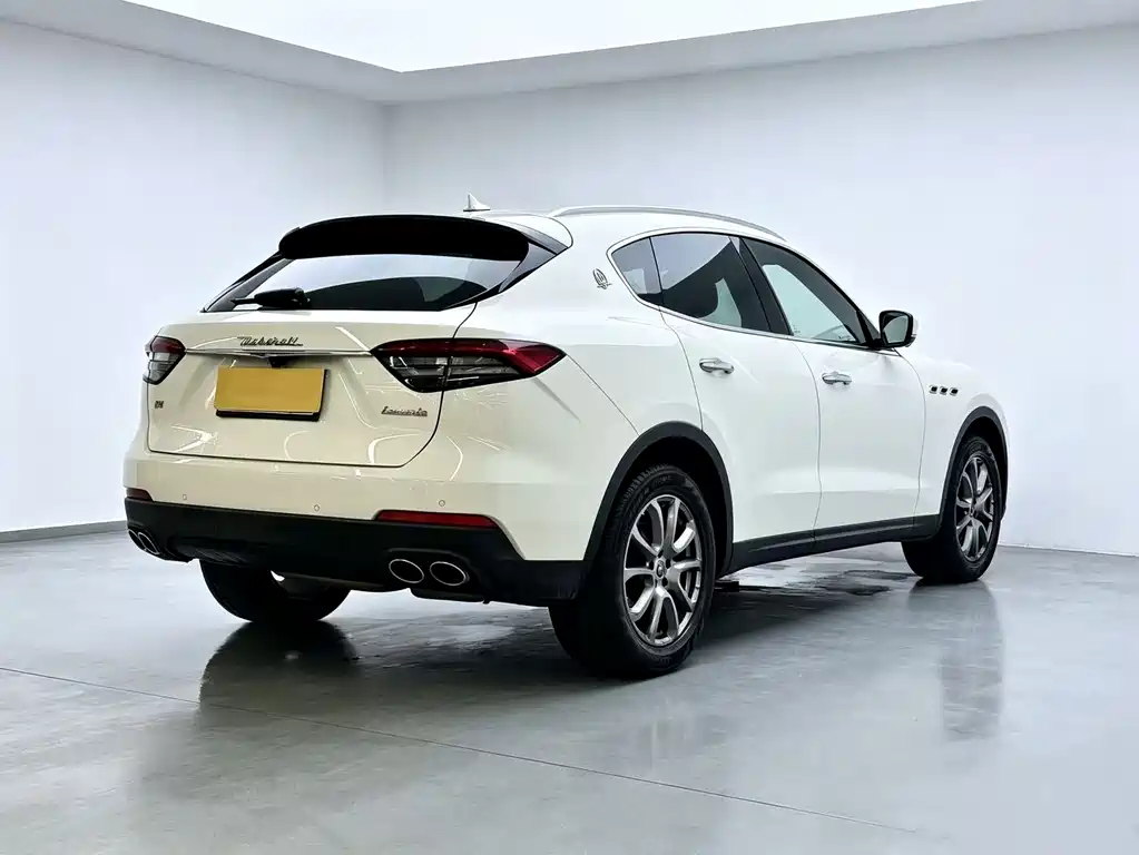 Levante 3.0 T Standard