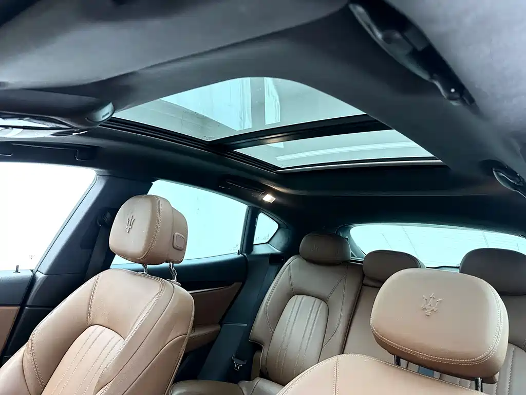 Levante 3.0 T Standard