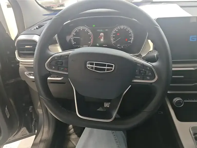 Geely Binyue 1.5 T DCT Platinum