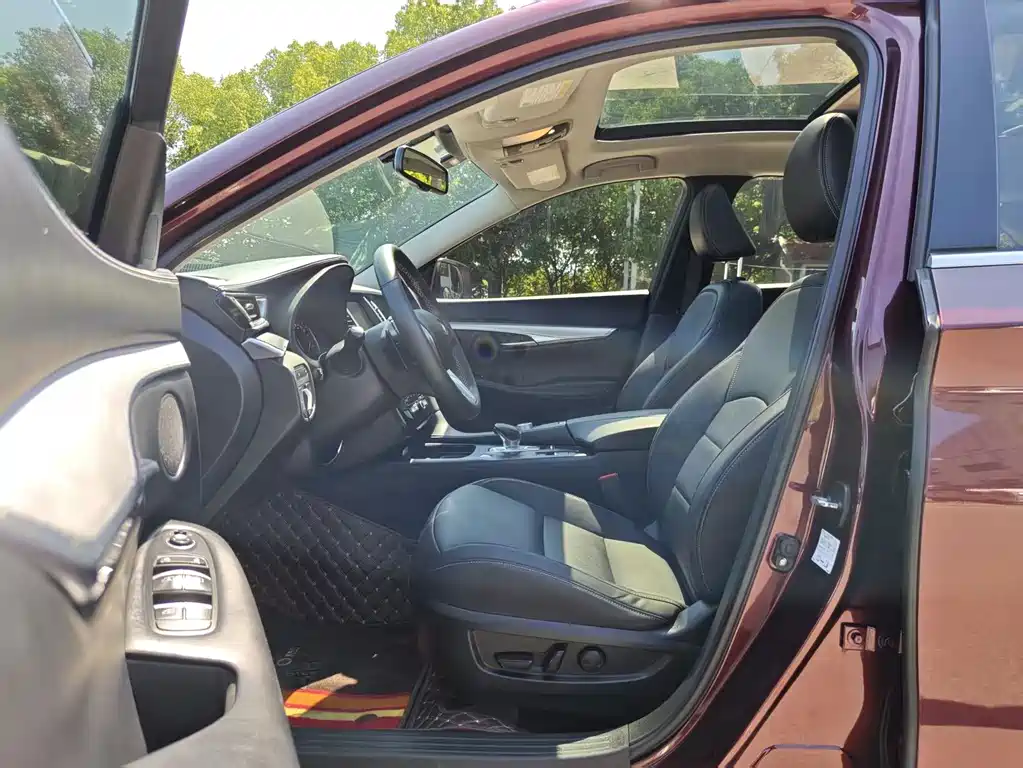 Infiniti QX50 2.0 T 2 WD Fashion