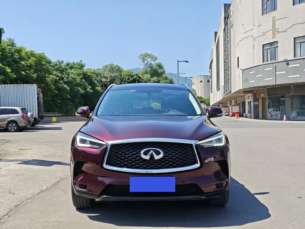 Infiniti QX50 2.0 T 2 WD Fashion