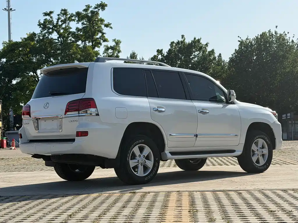 Lexus LX 570
