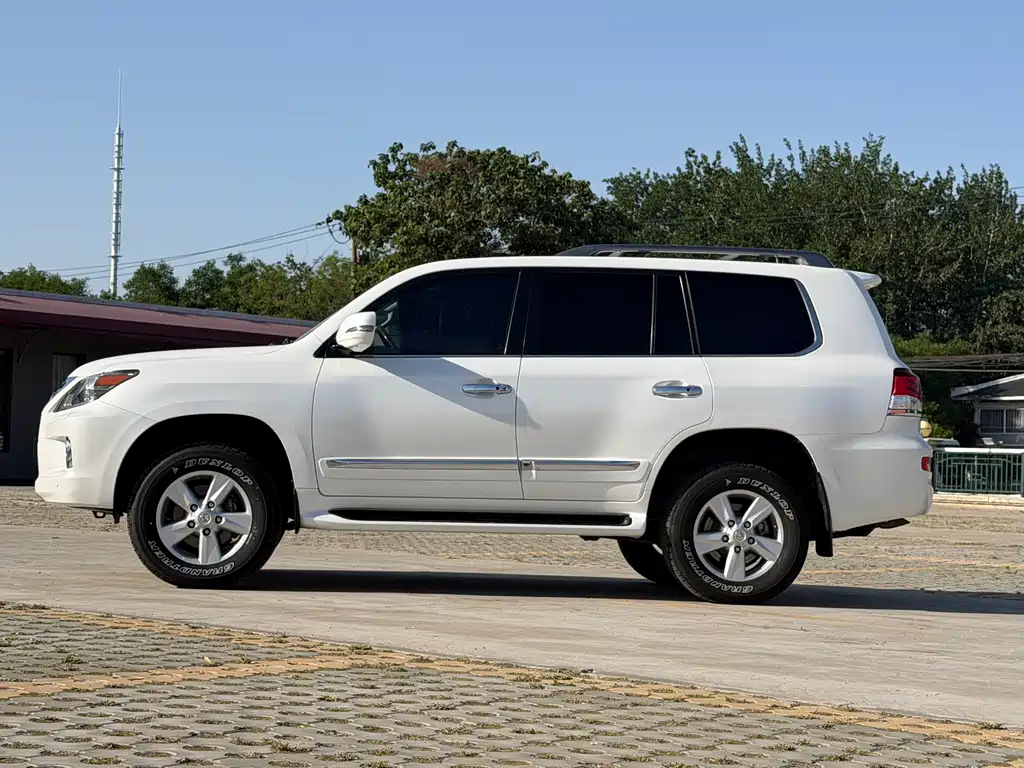 Lexus LX 570